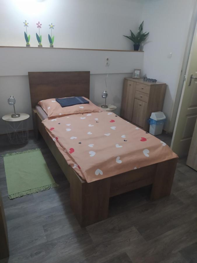Kolpinghaz Pecs Hotel Eksteriør billede