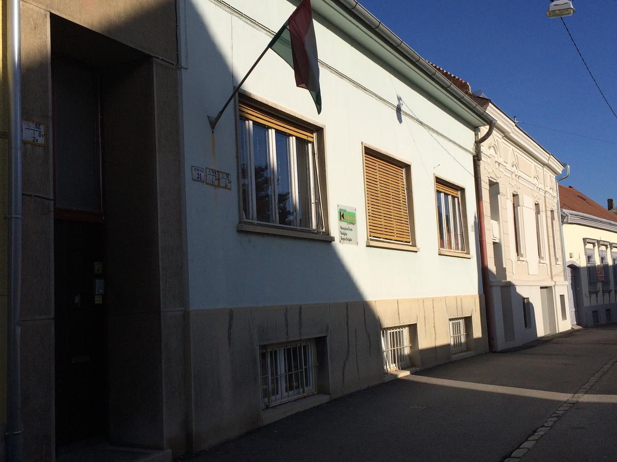 Kolpinghaz Pecs Hotel Eksteriør billede